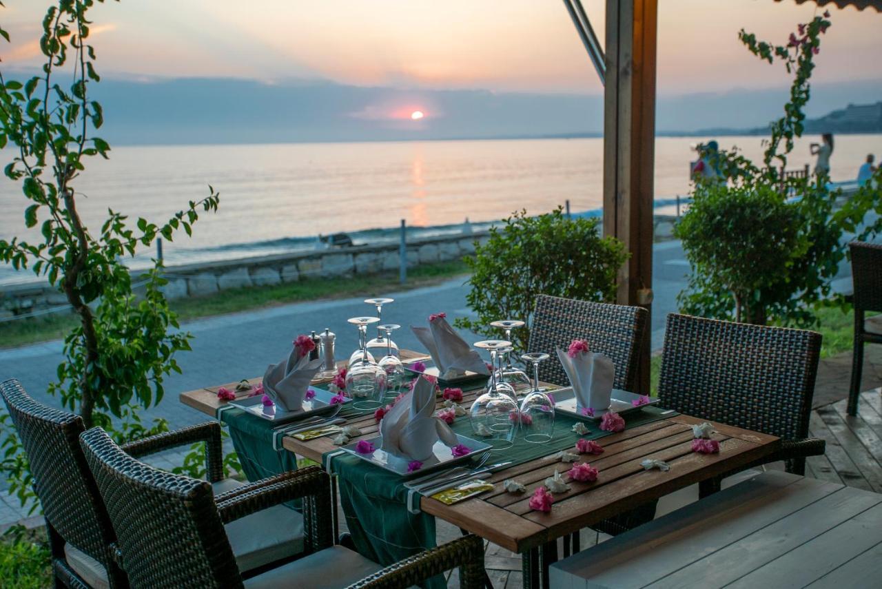 Side Beach Club ภายนอก รูปภาพ